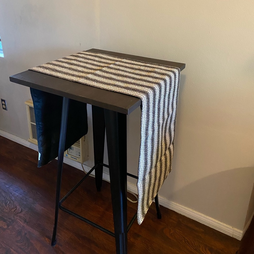 Gold table runner